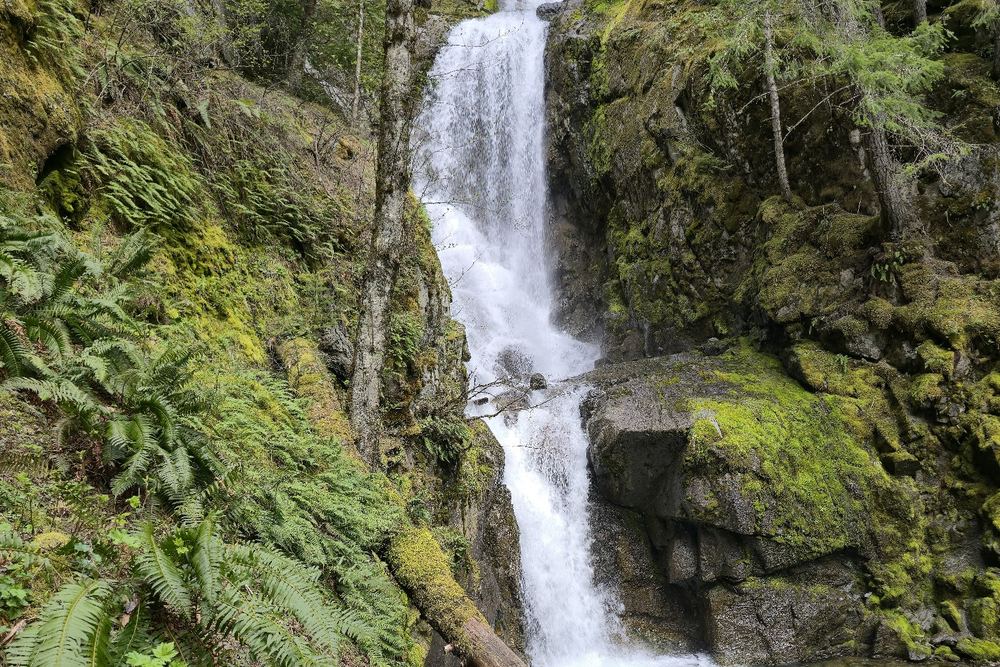 Bosumarne Falls